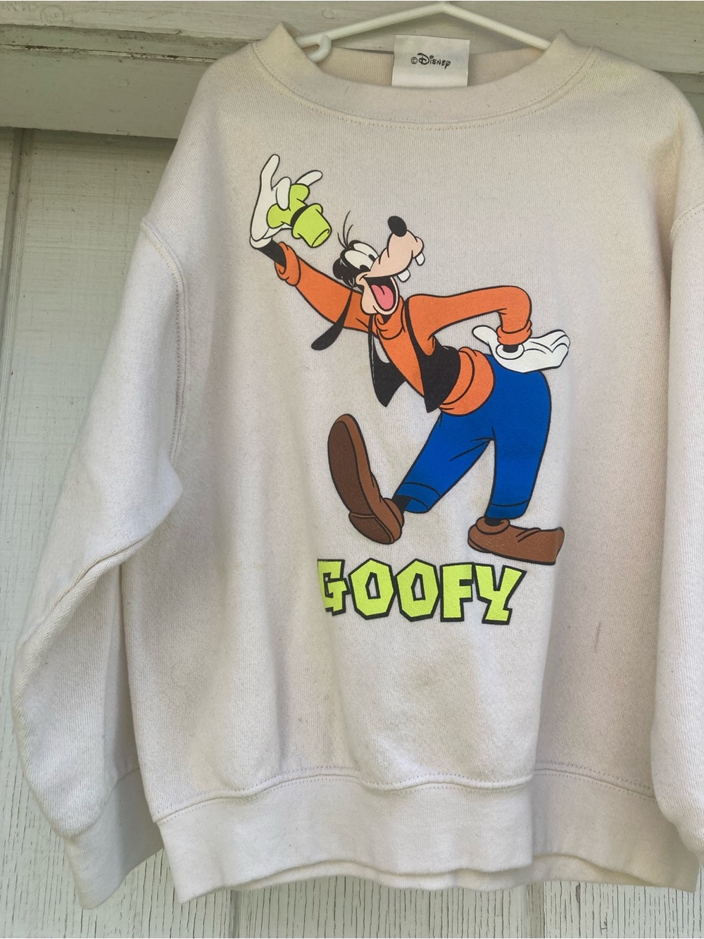 VTG • Disney Goofy Graphic Crewneck Sweater - Cream